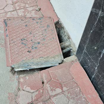 İzinsiz Kazı Çalışması Sonrası Onarılmayan Zemin Ve Yaralanma