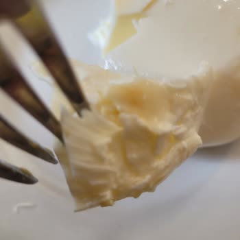 Peynirde Beklenmeyen Lekeler Ve Kötü Tat Deneyimi