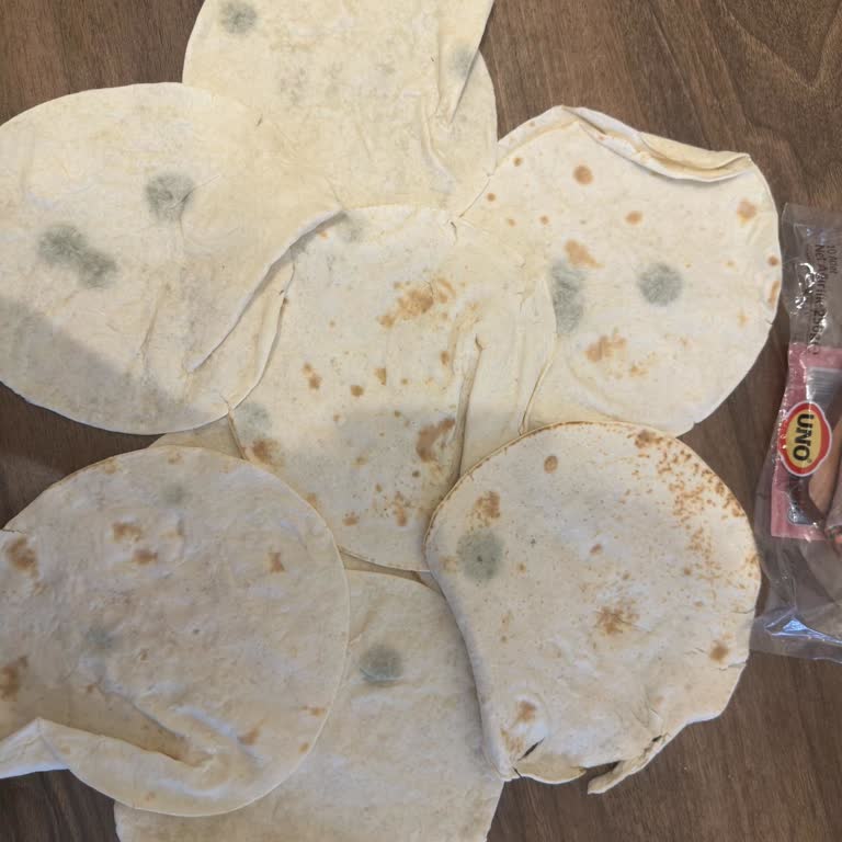 Uno Aldığım Lavaşlar Küflü Çıktı, Sağlığım Tehlikeye Girdi