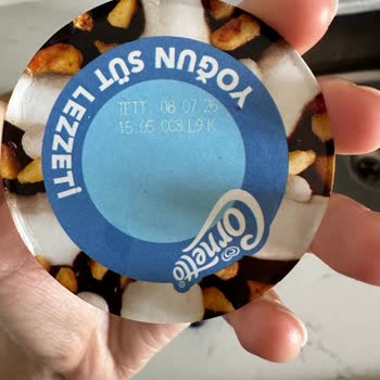 Aldığım Dondurmaların Külahları Bayat Ve Yenilemeyecek Kadar Kötüydü