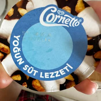 Aldığım Dondurmaların Külahları Bayat Ve Yenilemeyecek Kadar Kötüydü