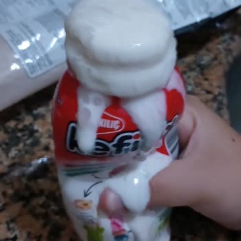 Altınkılıç Çilekli Kefir Bozuk Çıktı, Köpürdü ve Tadı Ekşiydi
