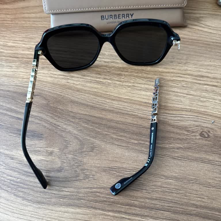 Satın Aldığım Burberry Gözlükte Kırılma Ve İlgisizlik