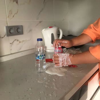 Aldığım Kefir Eve Gelince İki Kez Patladı Mutfağım Mahvoldu