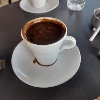 Kahve Siparişimizi Almak 15 Dakika Sürdü Çalışanlar İlgisizdi