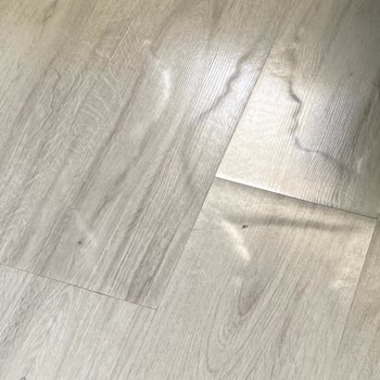 Sırma Damacana Çatlağı Nedeniyle Evde Su Baskını Ve Maddi Zarar