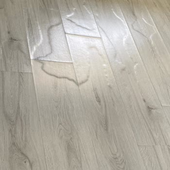 Sırma Damacana Çatlağı Nedeniyle Evde Su Baskını Ve Maddi Zarar