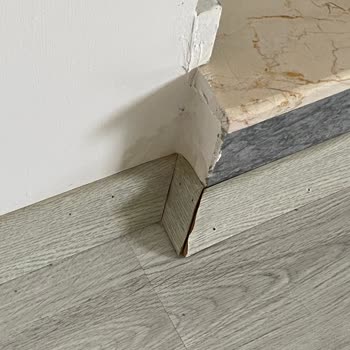 Sırma Damacana Çatlağı Nedeniyle Evde Su Baskını Ve Maddi Zarar