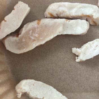 Çiğ Tavuk Servisi Nedeniyle Sağlık Riski Ve Telafi Talebi