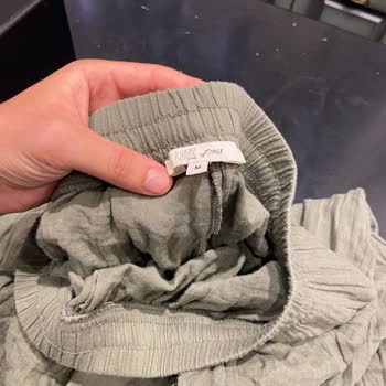 Pantolonun İlk Giyimde Dikişlerinden Sökülmesi Ve İade Sürecindeki Belirsizlik