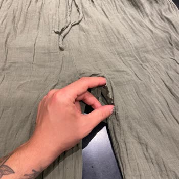 Pantolonun İlk Giyimde Dikişlerinden Sökülmesi Ve İade Sürecindeki Belirsizlik