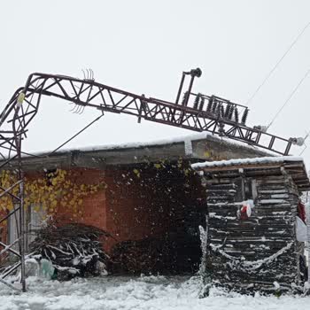 Yıkılan Trafo Direği Aylarca Onarılmadı, Mülkümüz Zarar Görüyor
