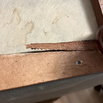 Aldığım Koltuk Takımı Kusurlu Ve Eksik Teslim Edildi, İade Ve Ücret Talebim Karşılanmıyor