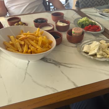 Mado Batıkent'te Kötü Kahvaltı Ve İlgisiz Hizmet Deneyimi