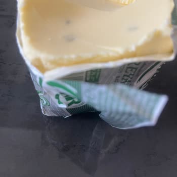 Tereyağında Siyah Lekeler ve Ürün Güvenliği Endişesi