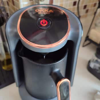 Kahve Makinesi Kırmızı Işıkta Takılı Kaldı, Kahve Yapmıyor