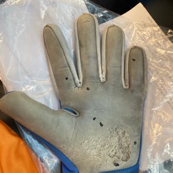 5 Ayda Yıpranan Eldivene Garanti Reddi Ve İlgisiz Müşteri Hizmeti