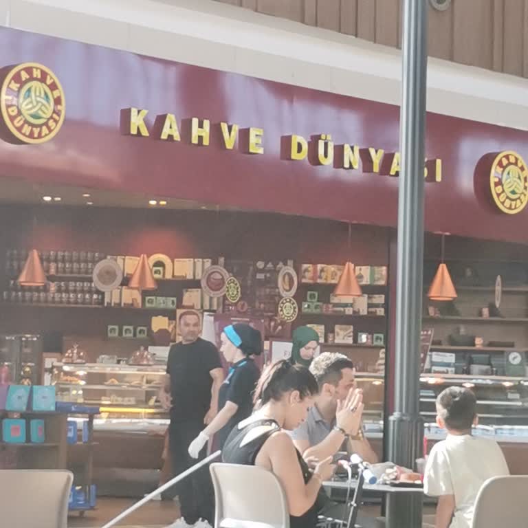 Soğuk Gofrik Latte Sürekli Yok, Fiyatı Yüksek