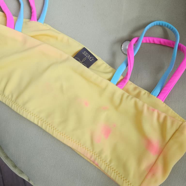 Aldığım Kız Çocuk Bikinisinde Leke Ve Renk Karışması Sorunu