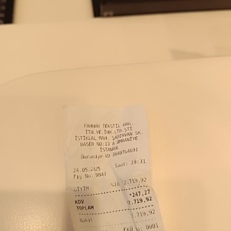 Elbisenin Dikişleri Açıldı, Para İadem Yapılmıyor Mağdurum