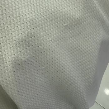 Satın Aldığım Tişörtte Kısa Sürede Sökük Oluştu, Mağaza Personeli İlgisiz
