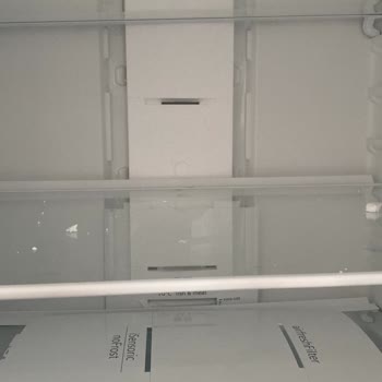 Yeni Alınan Buzdolabının İçi Paramparça Çıktı Kimse Çözüm Sunmuyor