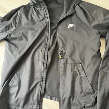 Porçöz Kutusundaki Delik Nedeniyle Eşofmanım Zarar Gördü, Mağduriyetim Giderilmedi