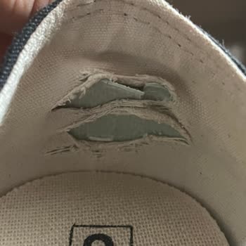 Kısa Sürede Deforme Olan Ayakkabıya Red Cevabı Şaşkınlığı