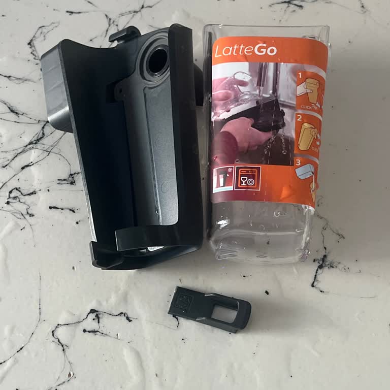 Philips LatteGo Süt Haznesi Mandalı Kolayca Kırıldı