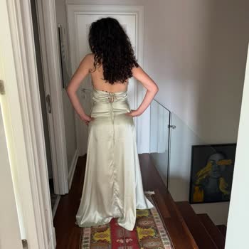 İade Sürecinde Yaşanan Haksızlık Ve Mağduriyet: Mezuniyet Elbisesi Hayal Kırıklığı