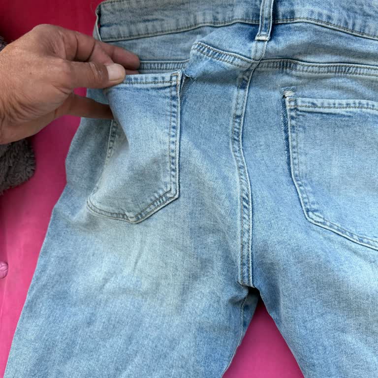 Mavi Jeans Mağazasında İlgisiz Ve Kibirli Davranış, Kalitesiz Ürün Deneyimi