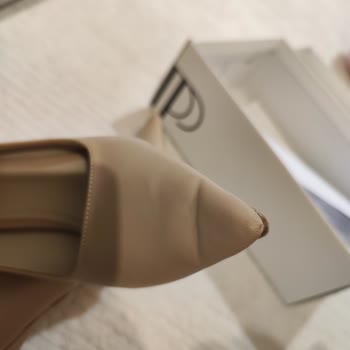 İki Saatlik Düğünde Giyilen Ayakkabı Paramparça Oldu Mağaza Sorumluluk Almadı