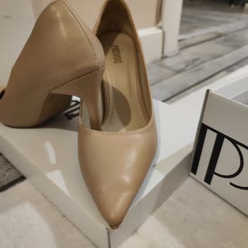 İki Saatlik Düğünde Giyilen Ayakkabı Paramparça Oldu Mağaza Sorumluluk Almadı