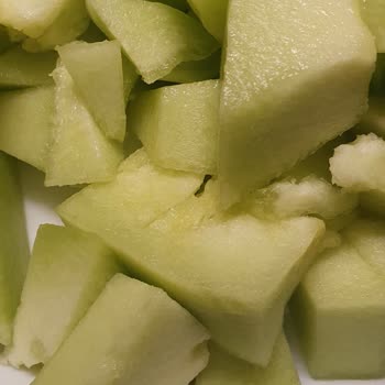 Migros'tan Aldığım Kavun Bozuk Çıktı, Param Çöpe Gitti