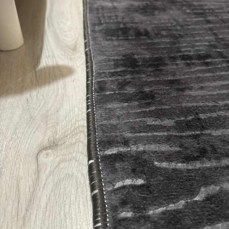 Yanlış Ölçüde Ve Kusurlu Halı Teslimatı, İlgisiz Mağaza Personeli