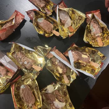 Aldığımız Magnum Dondurmalar Bozuk Ve Küflü Çıktı