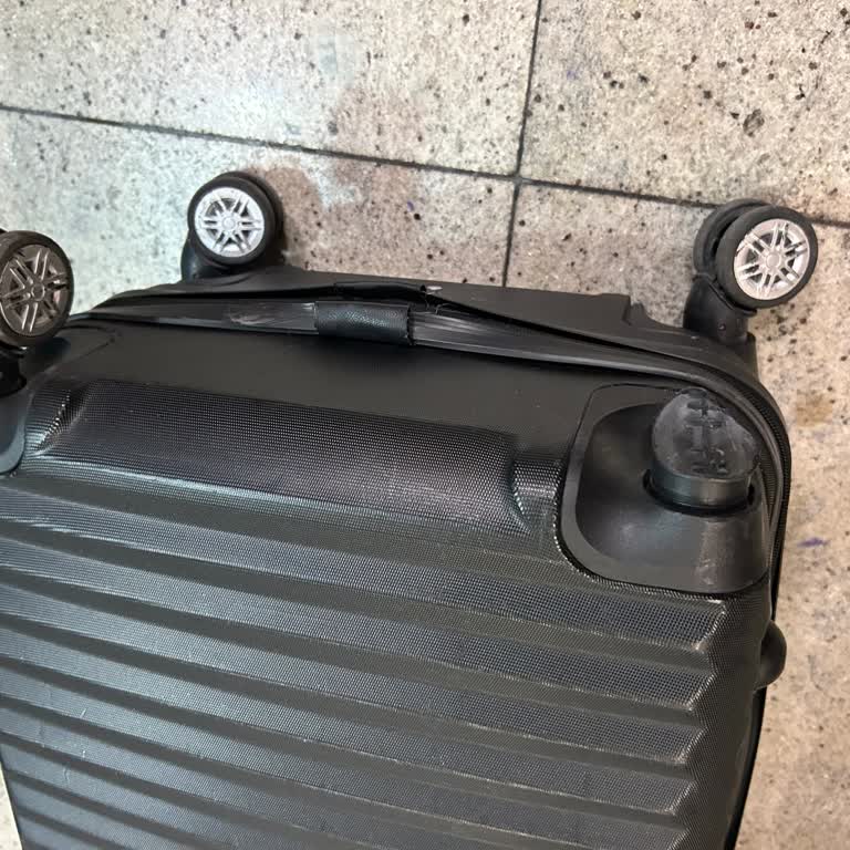 Pegasus Valiz Hasarını Yolcuya Tamir Ettiriyor, Mağduriyet Büyüyor