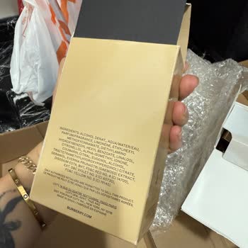 İade Edilen Parfümlerin Ambalajı Açılmış Ve Hasarlı Olarak Geri Gönderilmesi