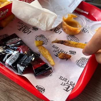 Cajun Corner'da Hijyen Ve Ürün Kalitesi Sorunları: Hayal Kırıklığı Yaşadık