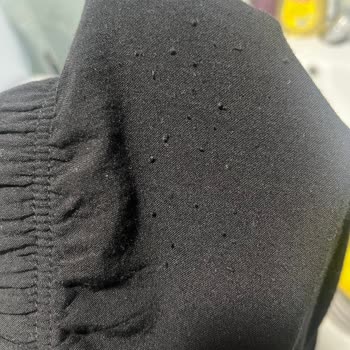 H&M'den Aldığım Pantolonlarda Kısa Sürede Pürüzlenme Sorunu