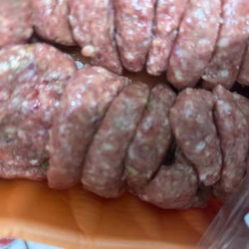 Köfteci Yusuf'tan Gönderilen Bozuk Köfteler Sağlığımızı Tehdit Ediyor