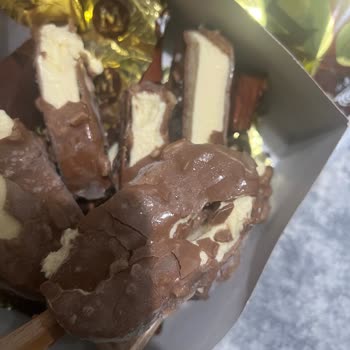 Algida Magnum Mini Dondurma Taze Değil Buz Gibi Kokuyor Ve Tadı Yok