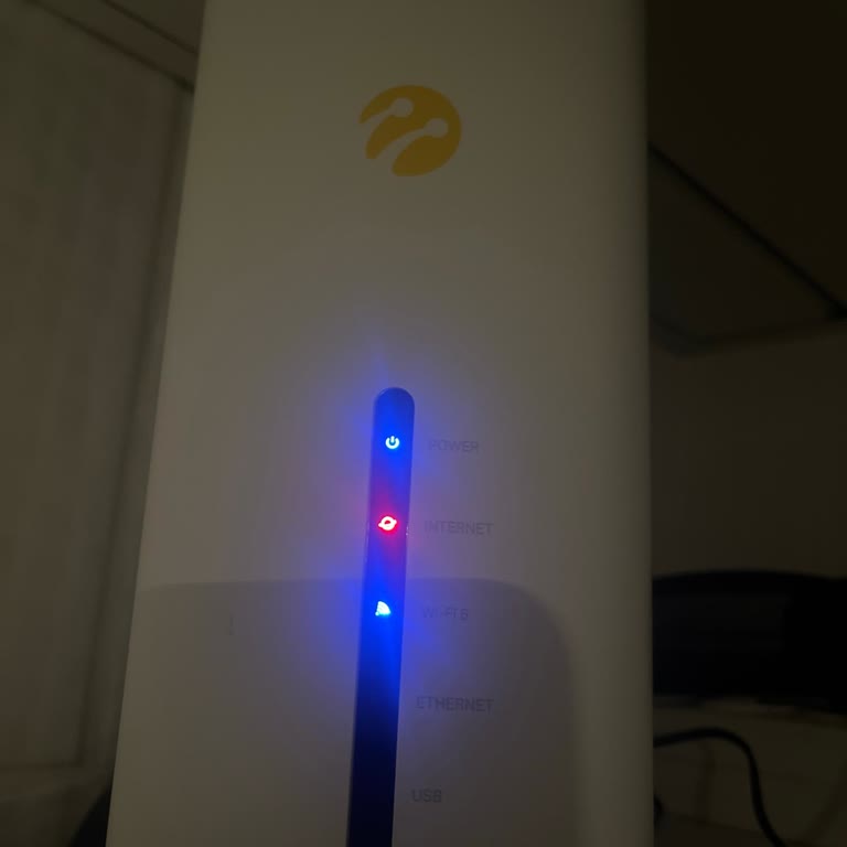 Sürekli Kesilen İnternet Hizmetinin 3 Gündür Tamamen Kesilmesi Ve Bilgi Eksikliği