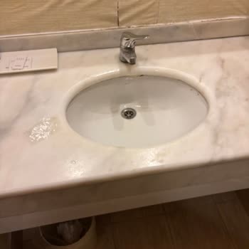 Dört Yıldızlı Otelde Beklenmedik Bakımsızlık Ve Konforsuzluk Hayal Kırıklığı