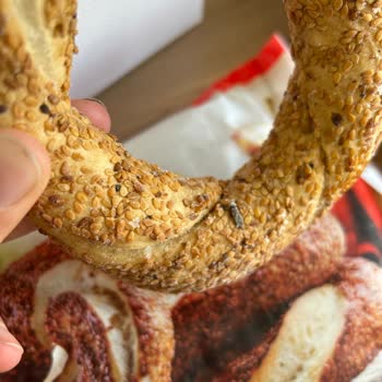 Dondurulmuş Simitte Böcek Çıkması Ve Hijyen Sorunu
