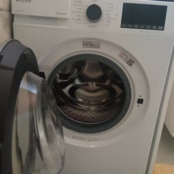 Yeni Alınan Çamaşır Makinesinden Kötü Koku Ve Yetersiz Servis Desteği