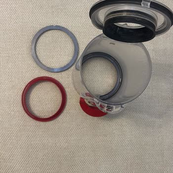 Dyson V12 Toz Haznesi Parçası Yerinden Çıktı Müşteri Hizmetleri Çözüm Sunmuyor
