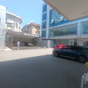 Fur-Car Oto Yıkama'da Aracıma Çarptılar