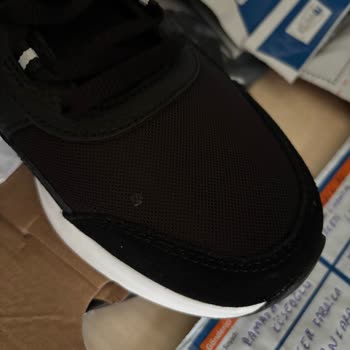 I Received a Defective Skechers Skech-Air Court and Faced Rude In-Store Treatment