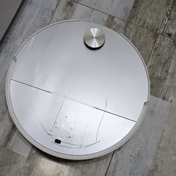 Roborock Süpürge Yatak Altında Çizildi, Servis Sorumluluk Almadı